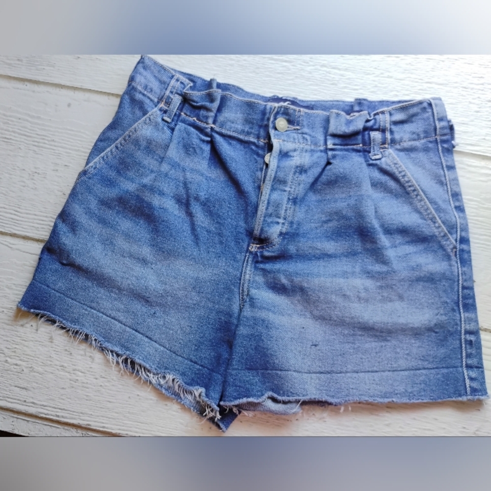 Hollister Mom Denim Shorts Ultra High Rise W28 Button Fly Distressed